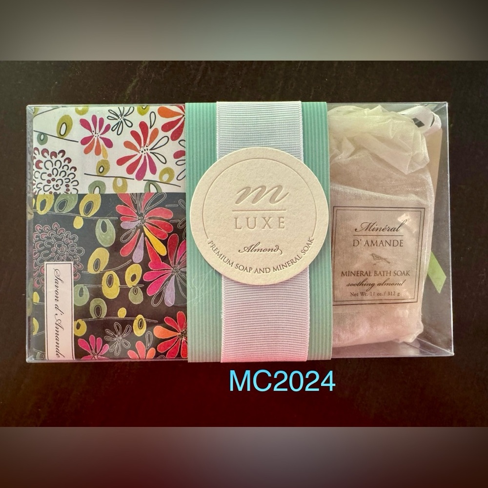 LUXE Mudlark Bath Set Almond x 3